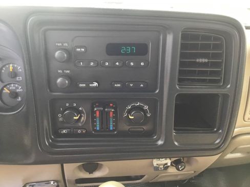 Used 2005 Chevrolet Silverado 3500 2WD Crew Cab image 31