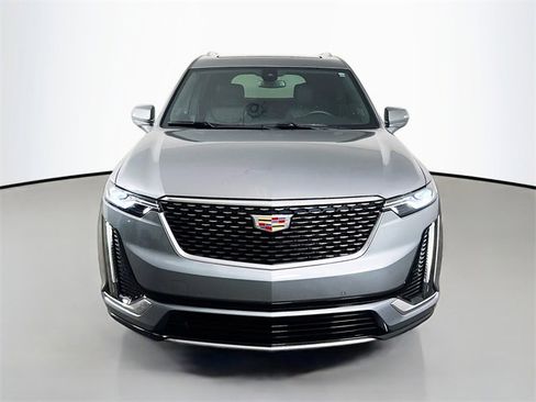 Used 2024 Cadillac XT6 Premium Luxury image 2