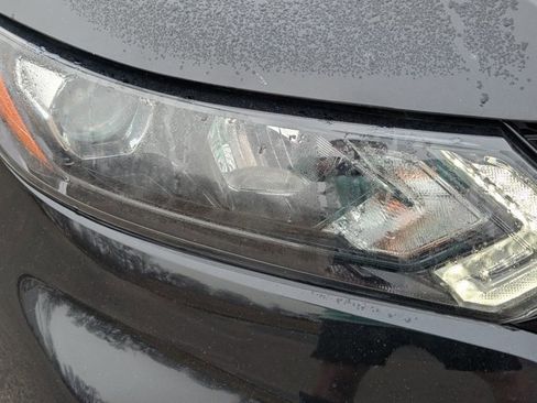 Used 2022 Nissan Rogue Sport SV w/ Technology Package image 4