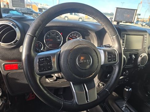 Used 2017 Jeep Wrangler Unlimited Rubicon image 12