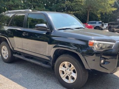 Used 2023 Toyota 4Runner SR5 AWD/4WD image 2