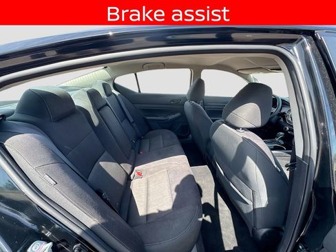 Used 2024 Nissan Altima 2.5 SV FWD image 11