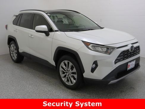 Used 2020 Toyota RAV4 Limited image 4
