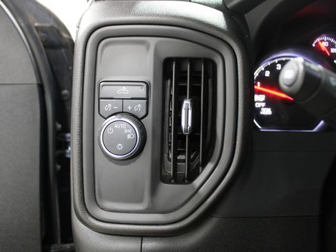 Used 2024 Chevrolet Silverado 1500 Custom image 8