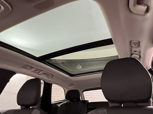 Certified 2025 Volvo XC60 B5 Core w/ Climate Package PRO image 15