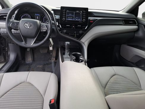Used 2022 Toyota Camry SE FWD image 9