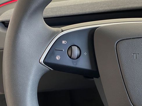 Used 2026 Tesla Model Y AWD image 18