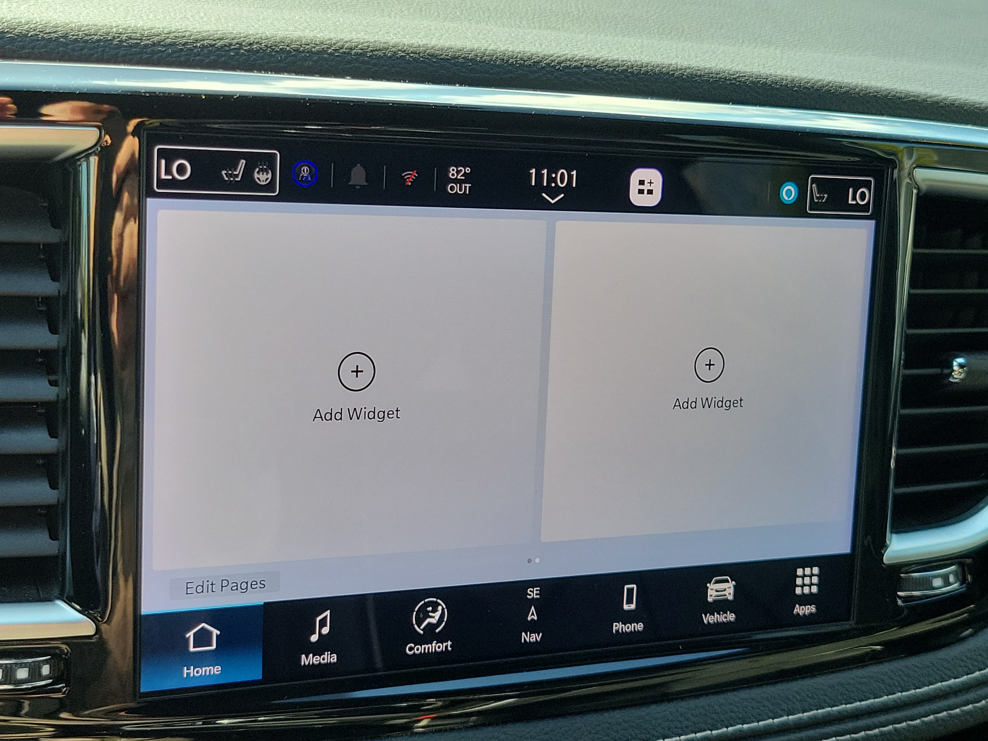 Used 2025 Chrysler Pacifica Limited FWD image 21