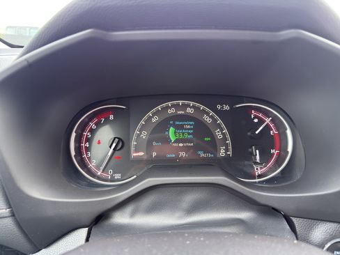 Used 2025 Toyota RAV4 XLE FWD image 15
