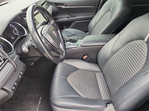 Used 2019 Toyota Camry SE w/ Convenience Package image 18