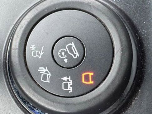 Certified 2018 Ford Explorer XLT w/ Equipment Group 202A image 26