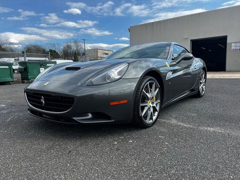 Used 2012 Ferrari California image 1