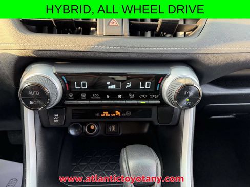 Certified 2025 Toyota RAV4 LE AWD/4WD image 27