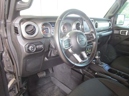 Used 2021 Jeep Gladiator Overland w/ Dual Top Group AWD/4WD image 29
