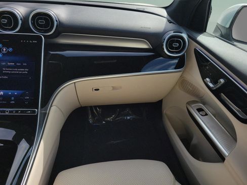 Certified 2025 Mercedes-Benz GLC 300 image 15