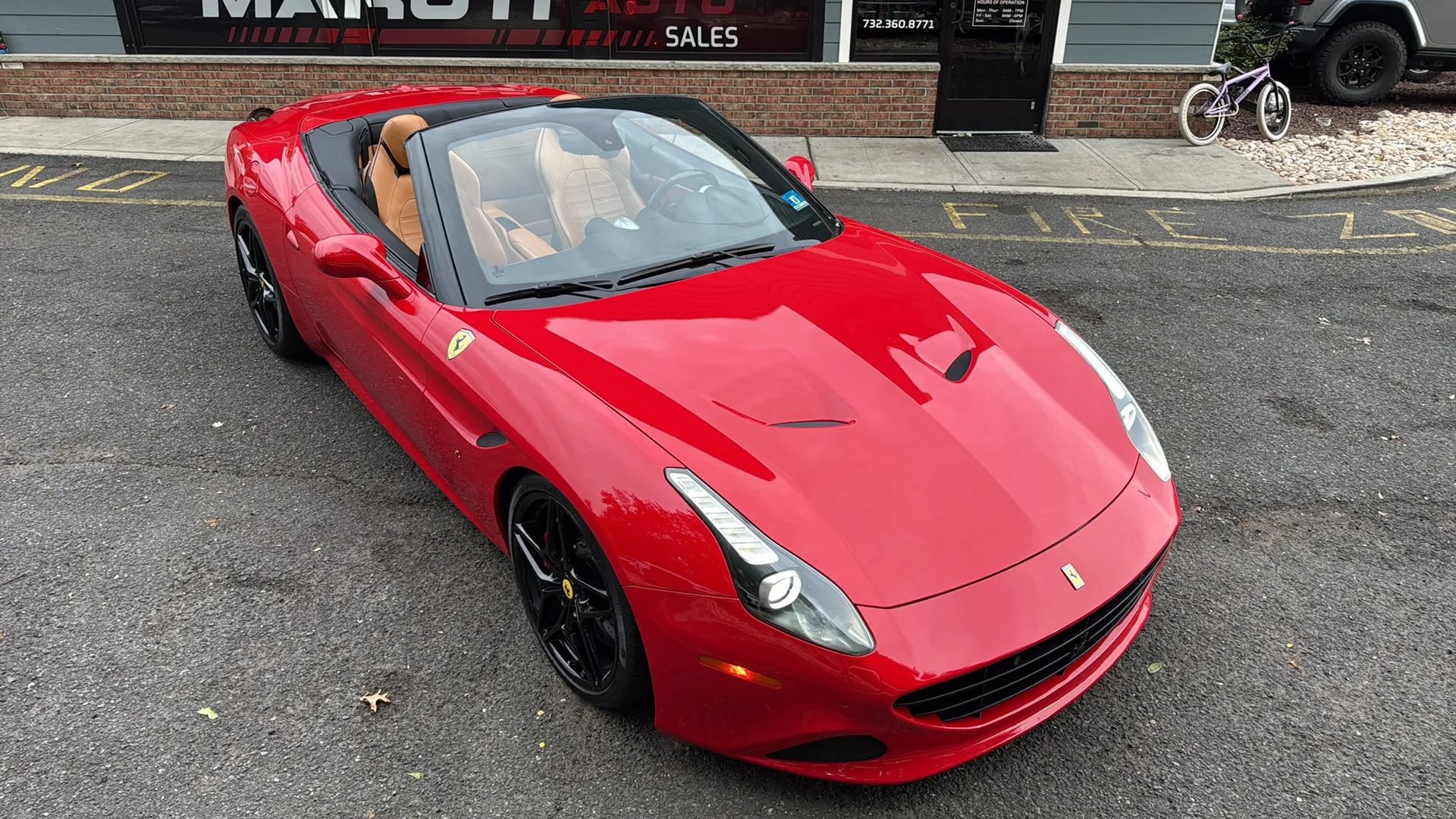 Used 2017 Ferrari California T RWD image 33