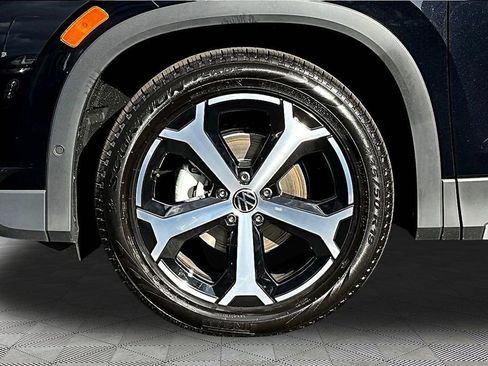 New 2026 Volkswagen Tiguan SE image 31