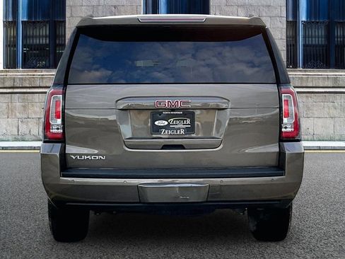 Used 2016 GMC Yukon SLT AWD/4WD image 4