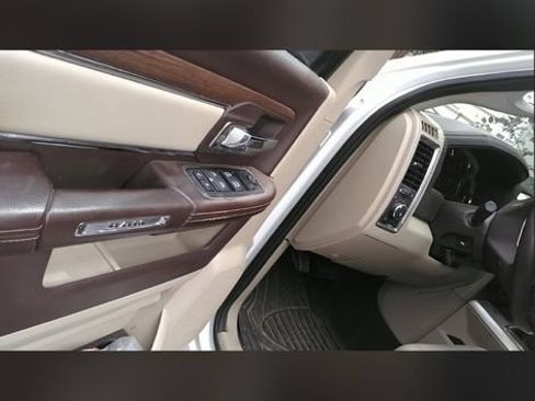 Used 2014 RAM 3500 Laramie AWD/4WD image 9