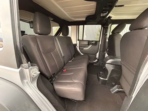 Used 2018 Jeep Wrangler Unlimited Sport S AWD/4WD image 35