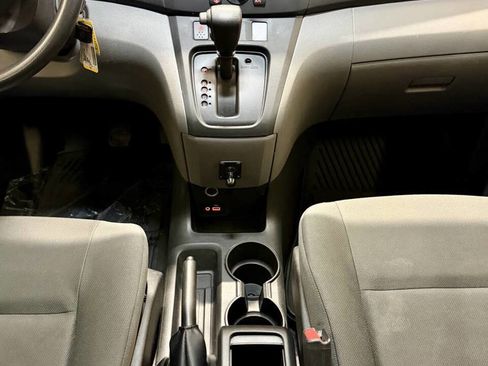 Used 2021 Nissan NV200 S w/ Back Door Glass Package image 15