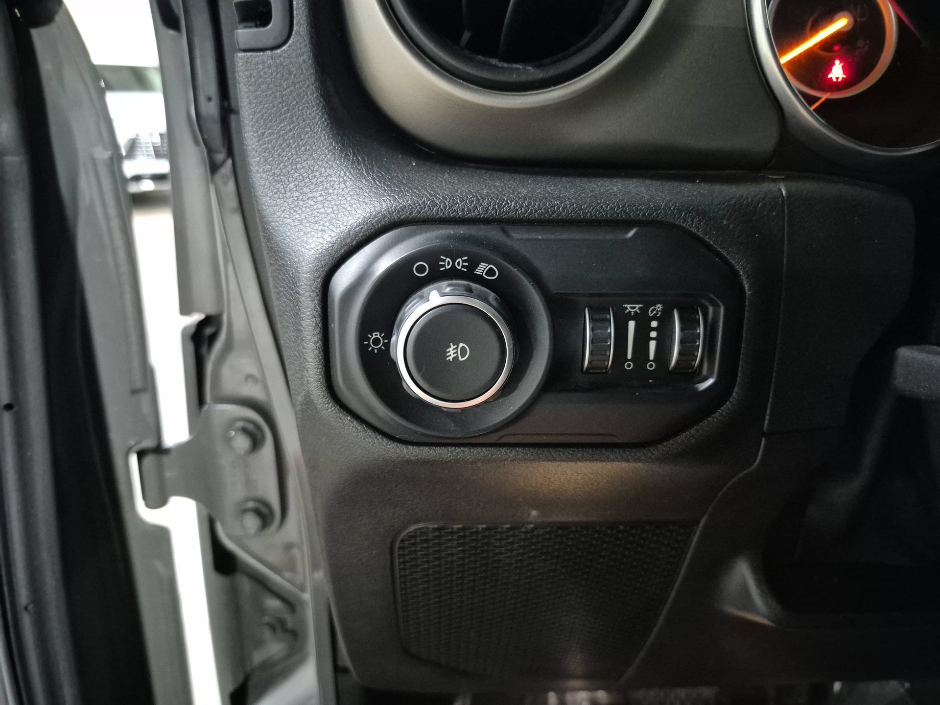 Used 2018 Jeep Wrangler Unlimited Sport AWD/4WD image 18