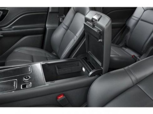 New 2026 Lincoln Aviator AWD image 16