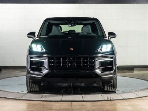 Used 2025 Porsche Cayenne AWD/4WD image 8