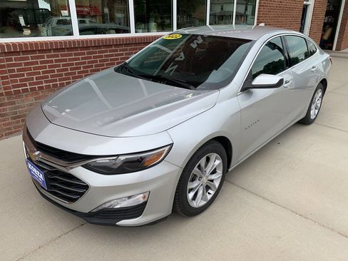 Used 2022 Chevrolet Malibu LT image 4