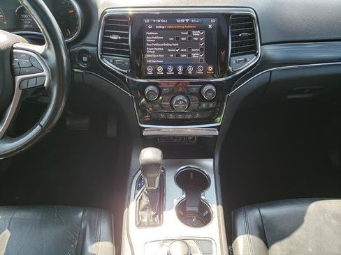 Used 2020 Jeep Grand Cherokee Limited AWD/4WD image 17