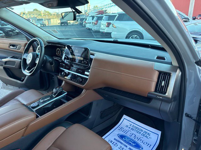 Used 2025 Nissan Pathfinder Platinum w/ Cargo Package AWD/4WD image 42