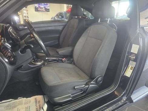 Used 2018 Volkswagen Beetle 2.0T Coast image 9