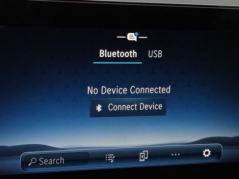 Used 2025 Mercedes-Benz CLA 250 4MATIC image 5