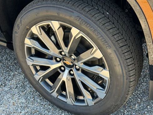 New 2026 Chevrolet Suburban High Country RWD image 9