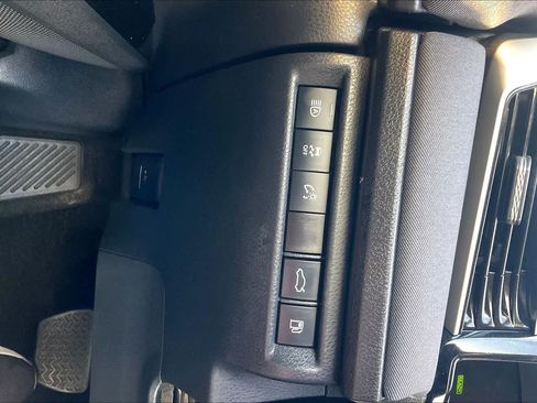 Used 2025 Toyota Camry LE FWD image 33