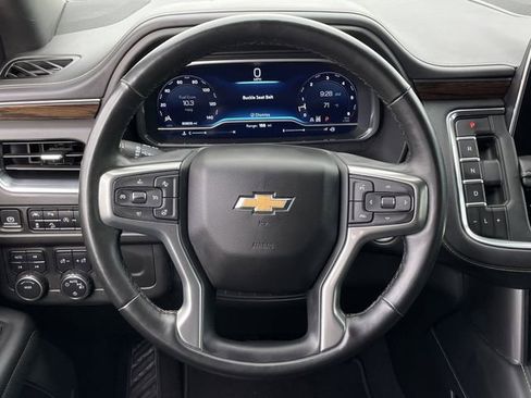 Used 2023 Chevrolet Suburban Premier image 12