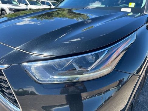 Used 2022 Toyota Highlander Bronze Edition AWD/4WD image 10
