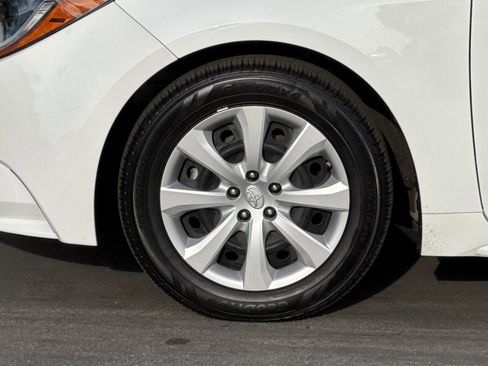 Certified 2023 Toyota Corolla LE image 32