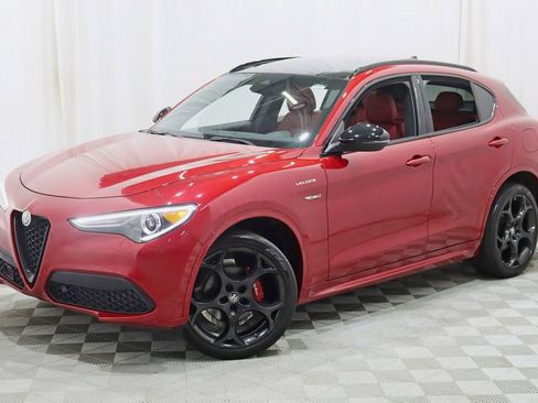 Used 2023 Alfa Romeo Stelvio Veloce AWD/4WD image 8