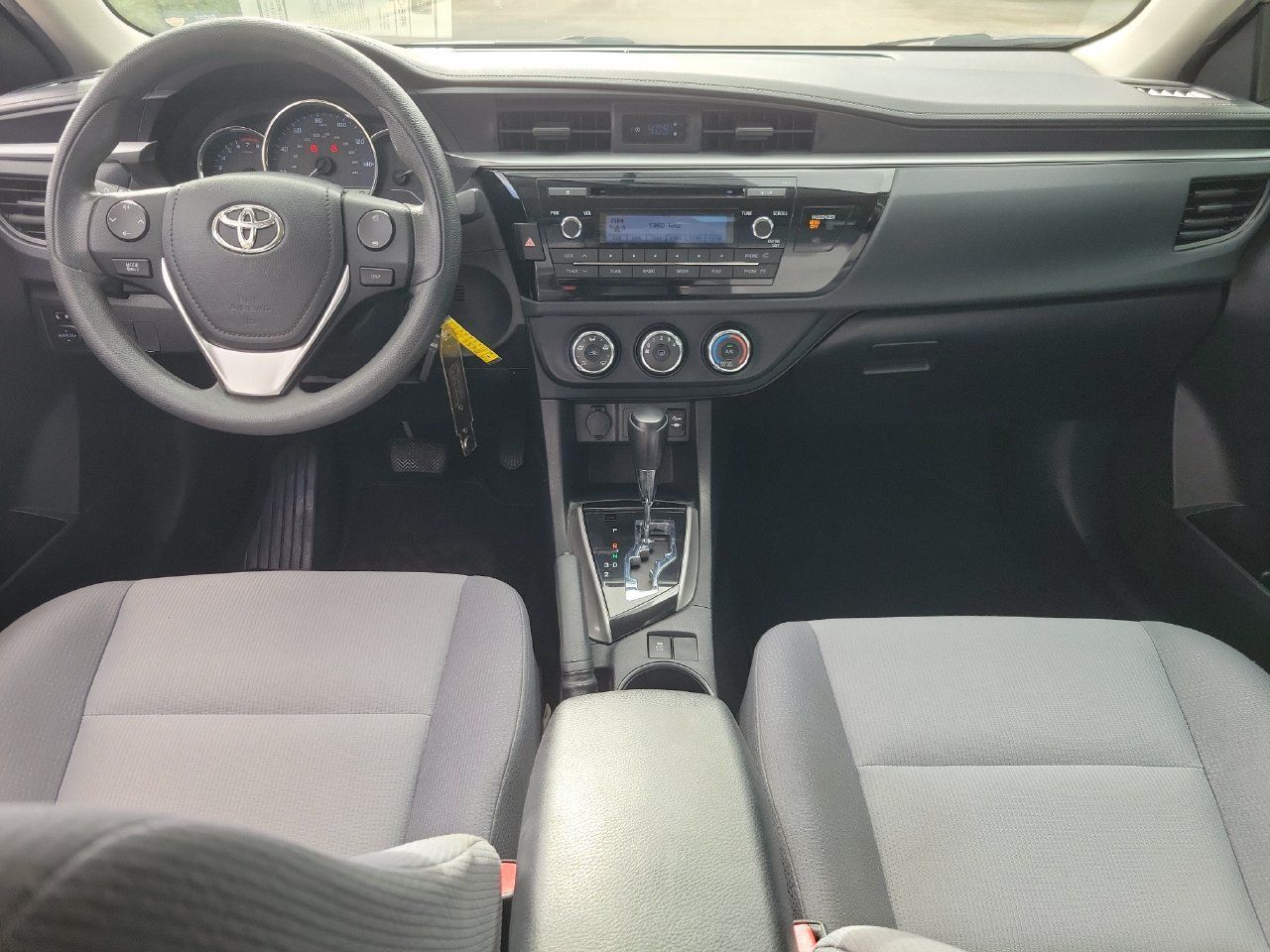 Used 2015 Toyota Corolla L FWD image 11