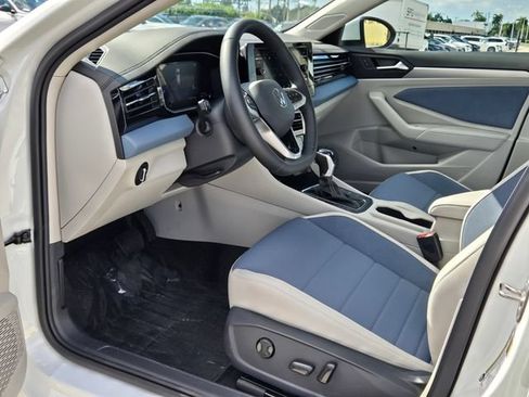 New 2026 Volkswagen Jetta SE FWD image 13