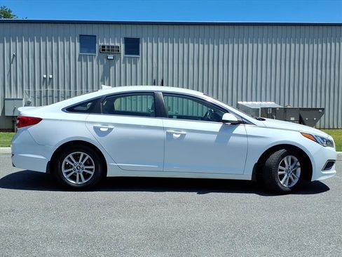 Used 2017 Hyundai Sonata SE FWD image 3