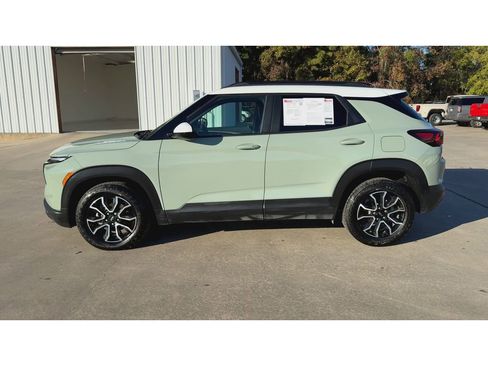 Used 2025 Chevrolet TrailBlazer ACTIV w/ Driver Confidence Package image 5