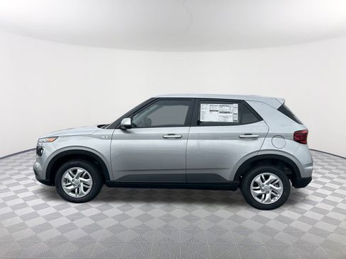 New 2025 Hyundai Venue SE image 11