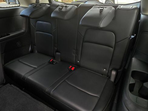 Used 2025 Nissan Pathfinder SL FWD image 24