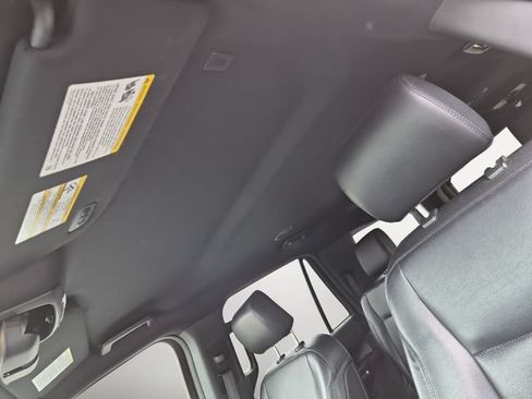 Used 2019 Ford Expedition Max XLT w/ Equipment Group 202A AWD/4WD image 12