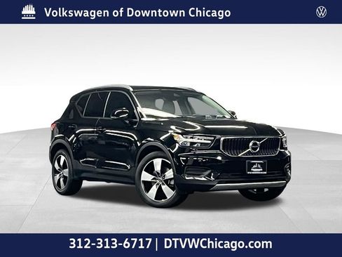 Used 2020 Volvo XC40 T5 Momentum AWD/4WD image 1