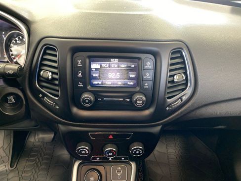 Used 2018 Jeep Compass Latitude w/ Cold Weather Group AWD/4WD image 23