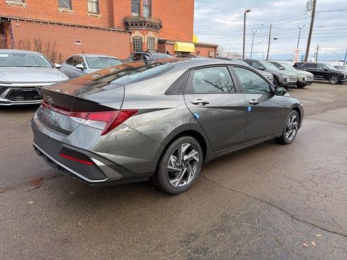 New 2025 Hyundai Elantra Sport image 7