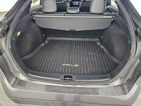 Used 2017 Toyota Prius Four image 14